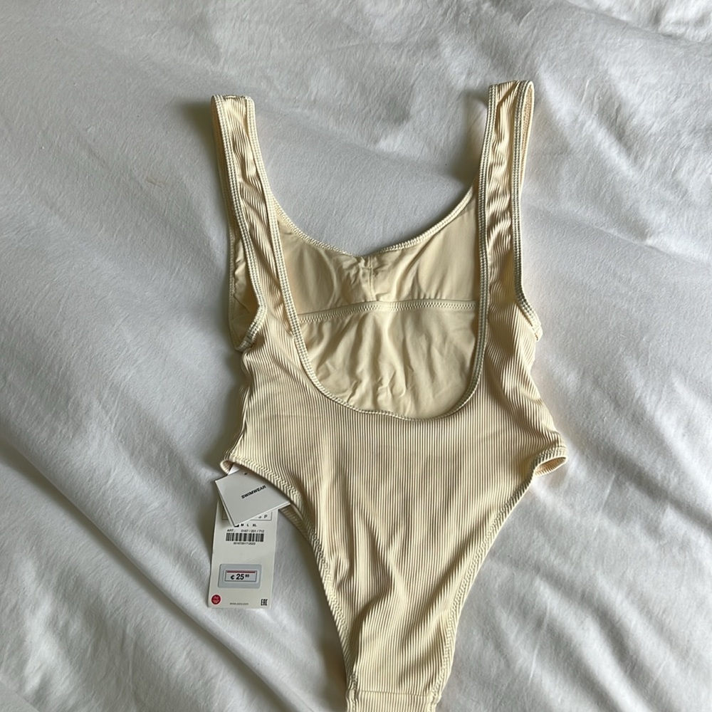 Zara one piece - Picture 2 of 4